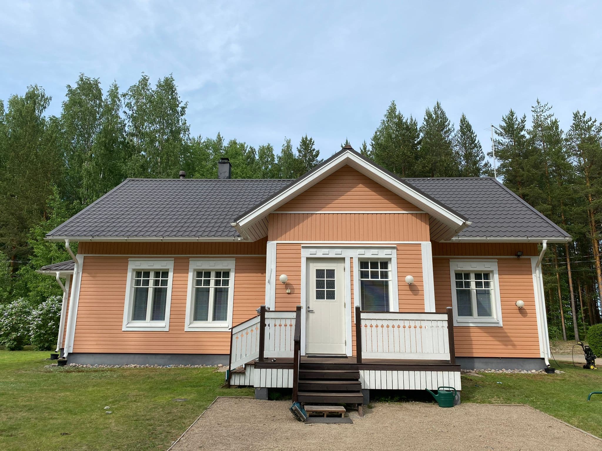Valmis ulkomaalaus – Väriville Oy